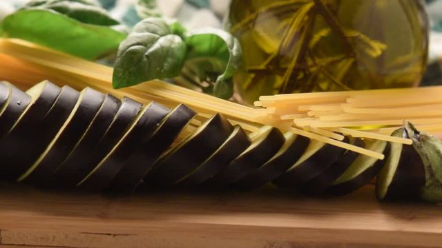 Spaghetti alla norma 파스타 알라 노르마 ft8106_0608 Cucina italiana  Pasta ca sassa e mulinciani
