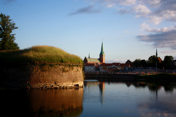 Fototapeta premium sunset over river