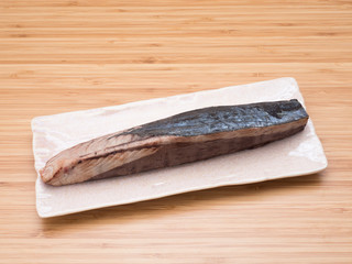 カツオの土佐造り