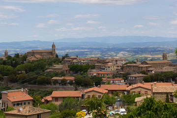 Fototapeta na wymiar historisches Zentrum von Montalcino