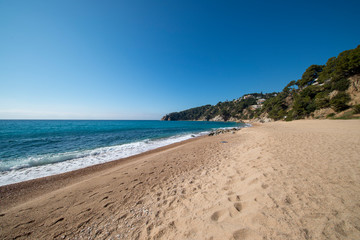 The creek llorell by the way of round, Tossa de mar