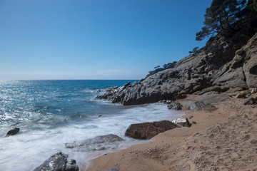 The creek llorell by the way of round, Tossa de mar