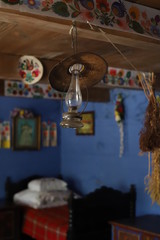 Wyposażenie wiejskiej chaty wnętrze © Seance_Photo_Sylwia