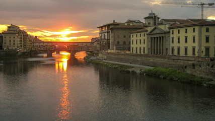 Fototapeta na wymiar Golden sunset over the Ponte Vechio- Venice, Italy