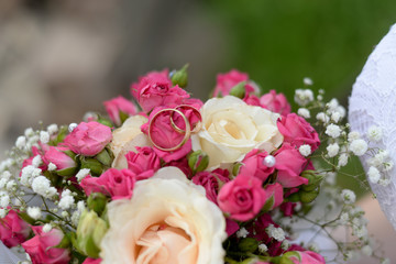 wedding bouquet and wedding rings