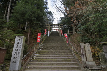 丹生官省符神社 参道