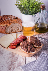 Embutido de Leon (Morcilla, Chorizo, Queso) aperitivo