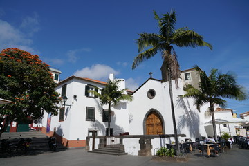 Fototapeta na wymiar Street view in Funchal from Madeira