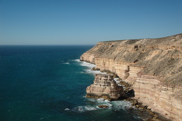 Fototapeta na wymiar Ocean and cliffs