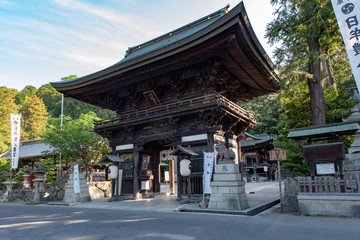 日牟禮八幡宮　楼門