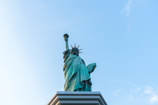 Image of the statue of liberty.