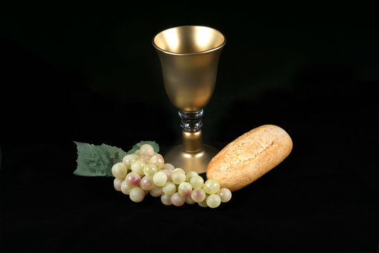 Brot und wein Abendmahl mit weintrauben