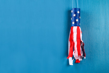 Diy windsocks 4th of July toilet sleeve and crepe paper colors American flag, red, blue and white