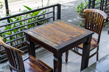 Fototapeta na wymiar table and chairs on the terrace