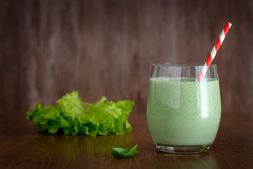 Greek yogurt smoothies with greens