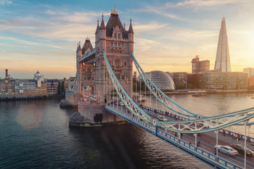 Tower Bridge im Sonnenuntergang - obrazy, fototapety, plakaty