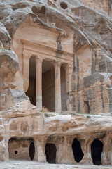 Obraz premium Petra ancient city, architectural treasure in Jordan.