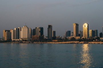Obraz premium View in the evening of the modern Tel Aviv, Israel and the sea