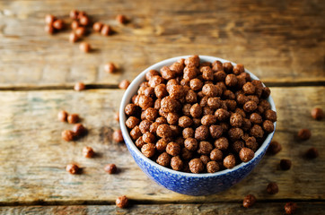 Breakfast crunchy chocolate balls