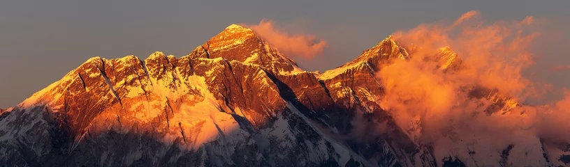 Papier Peint photo Lhotse mount Everest Lhotse Nepal Himalayas mountains sunset