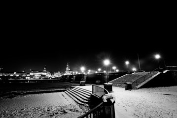 Fototapeta premium Dresen in the night with the bridge of august der starke in a cold winter night