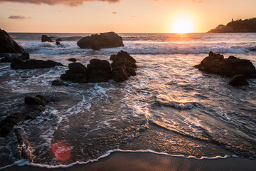Magnifique couché de soleil sur la plage de Zicatela, Puerto Escondido, Oaxaca, Mexique