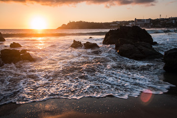 Magnifique couché de soleil sur la plage de Zicatela, Puerto Escondido, Oaxaca, Mexique