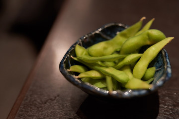 食べかけの枝豆