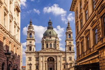 Fototapeta na wymiar Budapest's St Stephens Cathedral