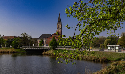 Fototapeta na wymiar Altes Rathaus mit Park in Kiel