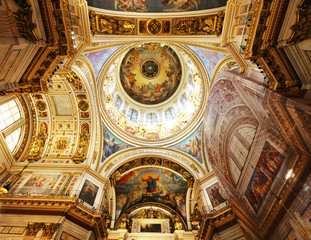 Fototapeta na wymiar Saint Petersburg, Russia - August 5, 2018: Detail of interior of Saint Isaac's Cathedral or Isaakievskiy Sobor