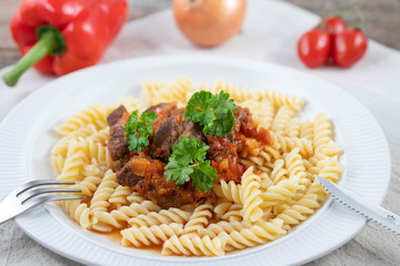 Goulasch mit Nudeln