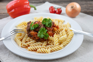 Goulasch mit Nudeln