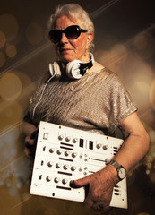 DJane Granny Gold