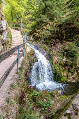 Aufstieg am Wasserfall