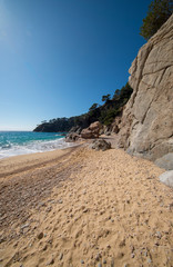 The creek llorell by the way of round, Tossa de mar