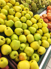 apples in the market