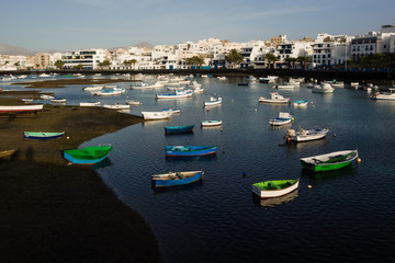 Obraz premium Boats in the lagoon of San Gines in Arrecife, Lanzarote.