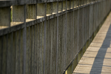 Wooden bridge.  Wooden handrail. 木製の橋、木製の手すり