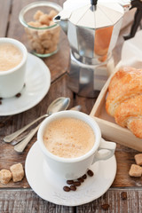 Tasse mit frischem Kaffee