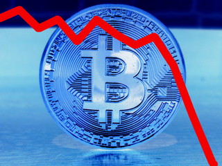仮想通貨　急落 © BBuilder