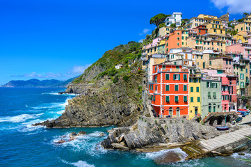 Fototapeta na wymiar View of Riomaggiore, fishing village in Cinque Terre national park, Italy.