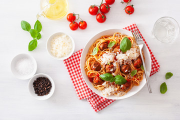 spaghetti with meatballs and tomato sauce, italian pasta