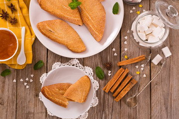 Florentines sweet puff pastries. 