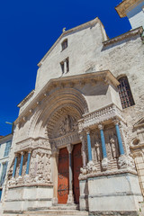 Fototapeta na wymiar Saint Trophime Church in Arles, France