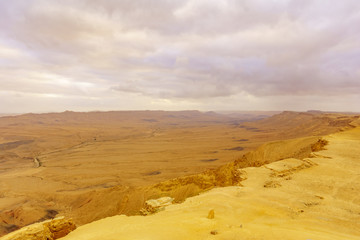 Fototapeta na wymiar Sunset view of Makhtesh (crater) Ramon
