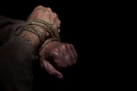 H&auml;nde gefesselt im Mittelalter