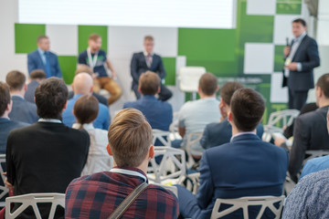 Obraz premium Audience listens to the lecturer at the conference