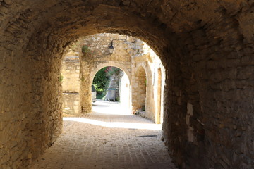 Fototapeta na wymiar Village médiéval de Saint Montan en Ardèche