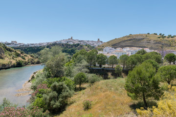 Arcos de la Frontera es una ciudad y municipio en la provincia de Cádiz, en Andalucía, España